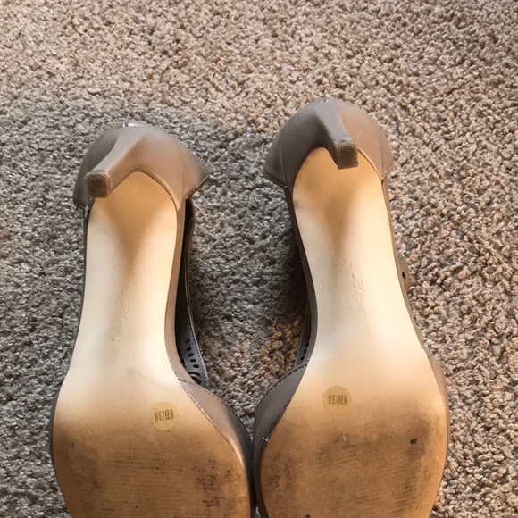 BCBG Generation Tan Pumps, Size 8 - Picture 3 of 6